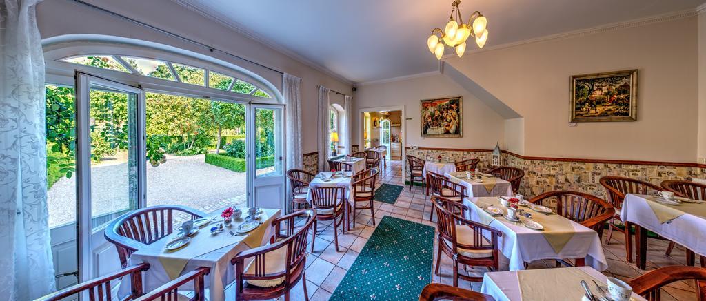 Landhotel Schwarzer Adler Suelzetal Exterior photo