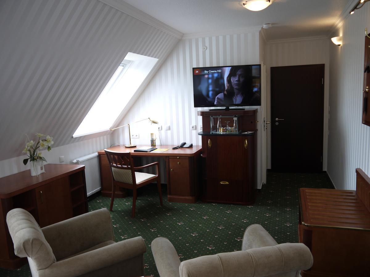 Landhotel Schwarzer Adler Suelzetal Exterior photo